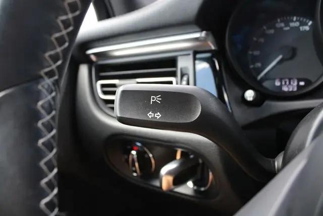 2023 Porsche Macan T