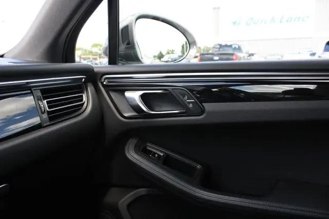 2023 Porsche Macan T