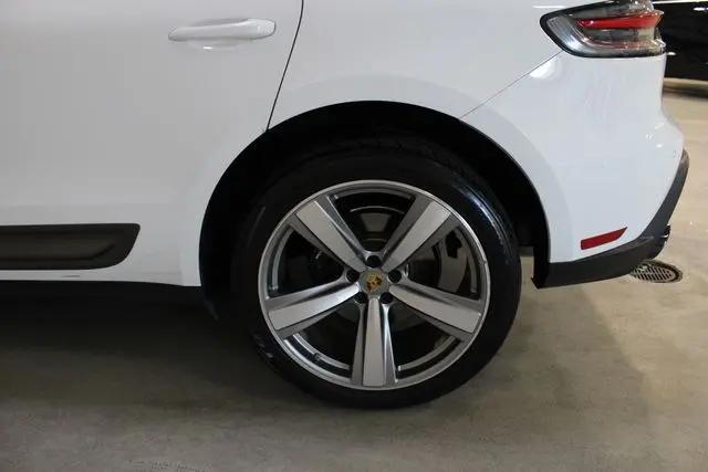 2023 Porsche Macan T