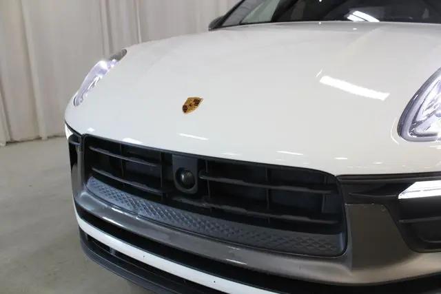 2023 Porsche Macan T