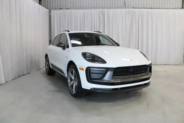 2023 Porsche Macan T