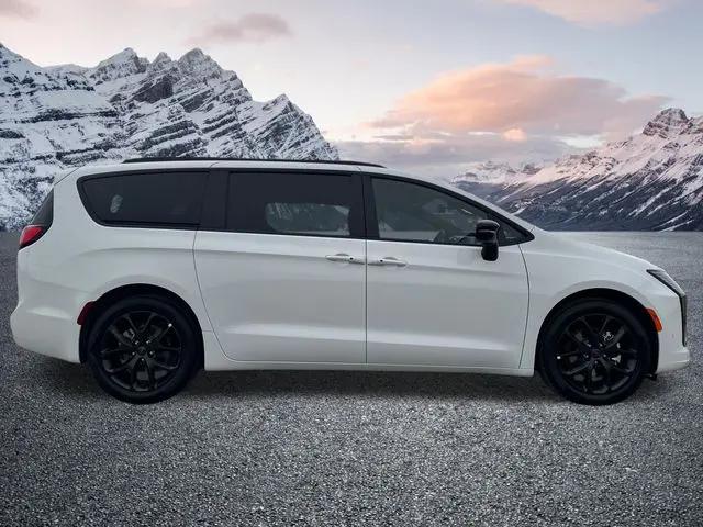 2027 Chrysler Pacifica Limited