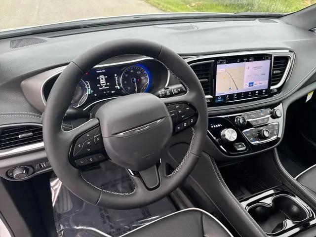 2027 Chrysler Pacifica Limited
