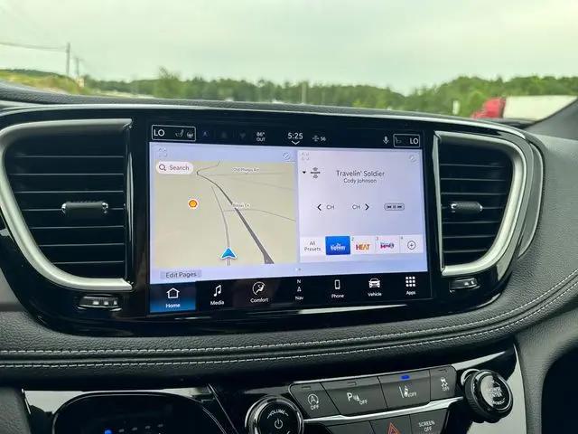 2027 Chrysler Pacifica Limited