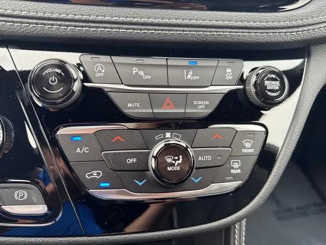 2027 Chrysler Pacifica Limited