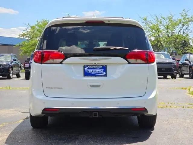 2020 Chrysler Pacifica Touring