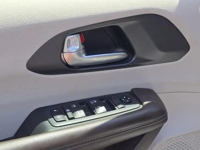 2020 Chrysler Pacifica Touring
