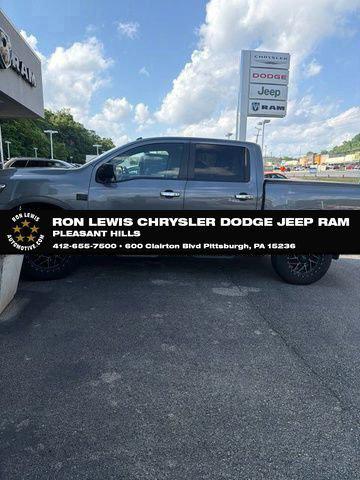 2021 Nissan TITAN Crew Cab SV 4x4 2021 Nissan TITAN Crew Cab SV 4x4
