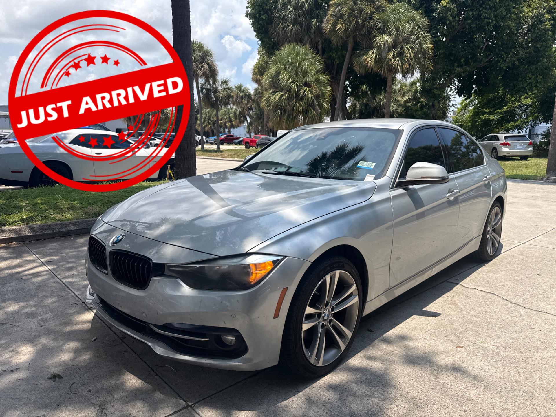 Glacier Silver Metallic 2017 BMW 3 Series 330i Sedan RWD Sedan Rear-Wheel Drive Automatic