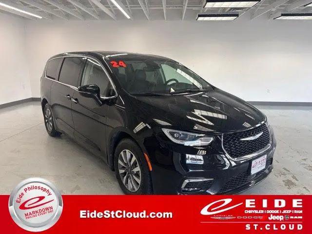 2024 Chrysler Pacifica Hybrid Select for sale in Waite Park, MN