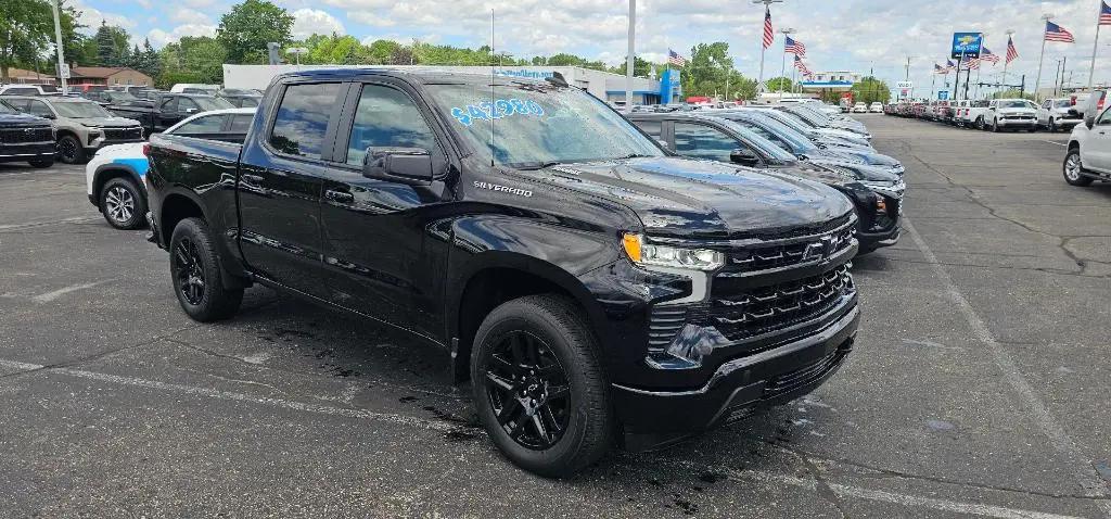 2023 Chevrolet Silverado 1500 4WD Crew Cab Short Bed RST for sale in Warren, MI