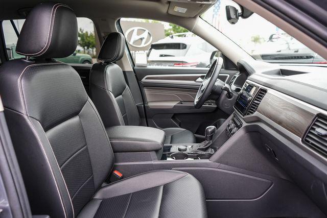 2022 Volkswagen Atlas 2.0T SE w/Technology