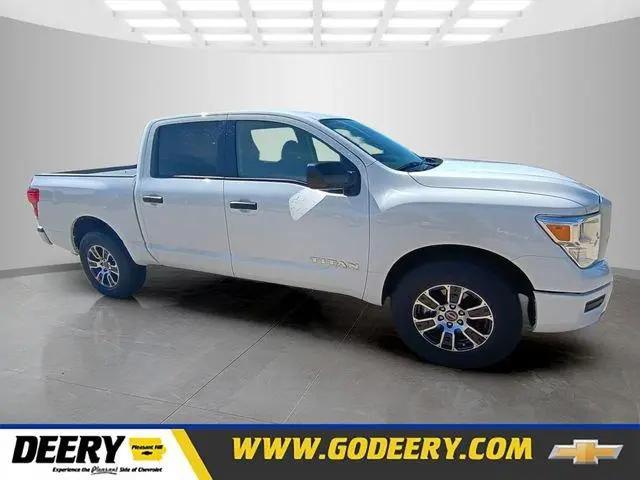 2024 Nissan Titan Crew Cab SV 4x4 for sale in Pleasant Hill, IA