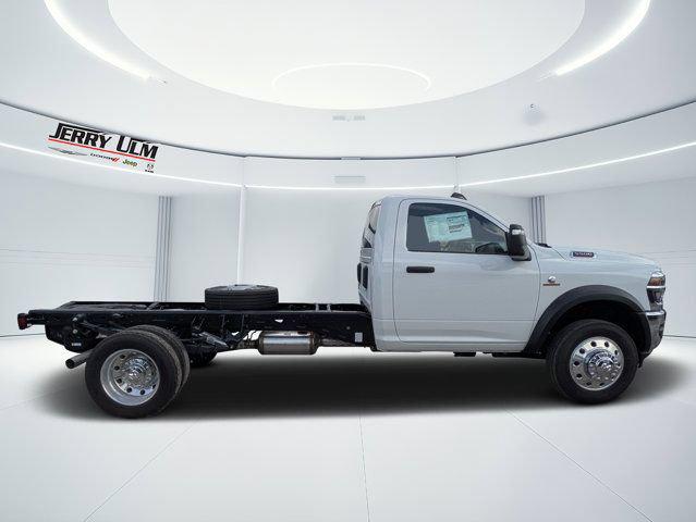 2026 RAM 5500 Chassis RAM 5500 TRADESMAN CHASSIS REGULAR CAB 4X4 84 CA