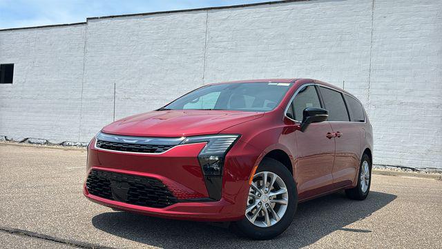 2027 Chrysler Pacifica Select for sale in Bloomfield Hills, MI