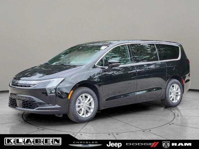 2027 Chrysler Pacifica PACIFICA SELECT AWD