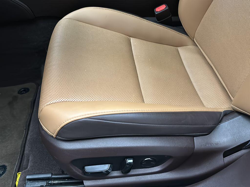 2021 Lexus ES 250 - Photo 12