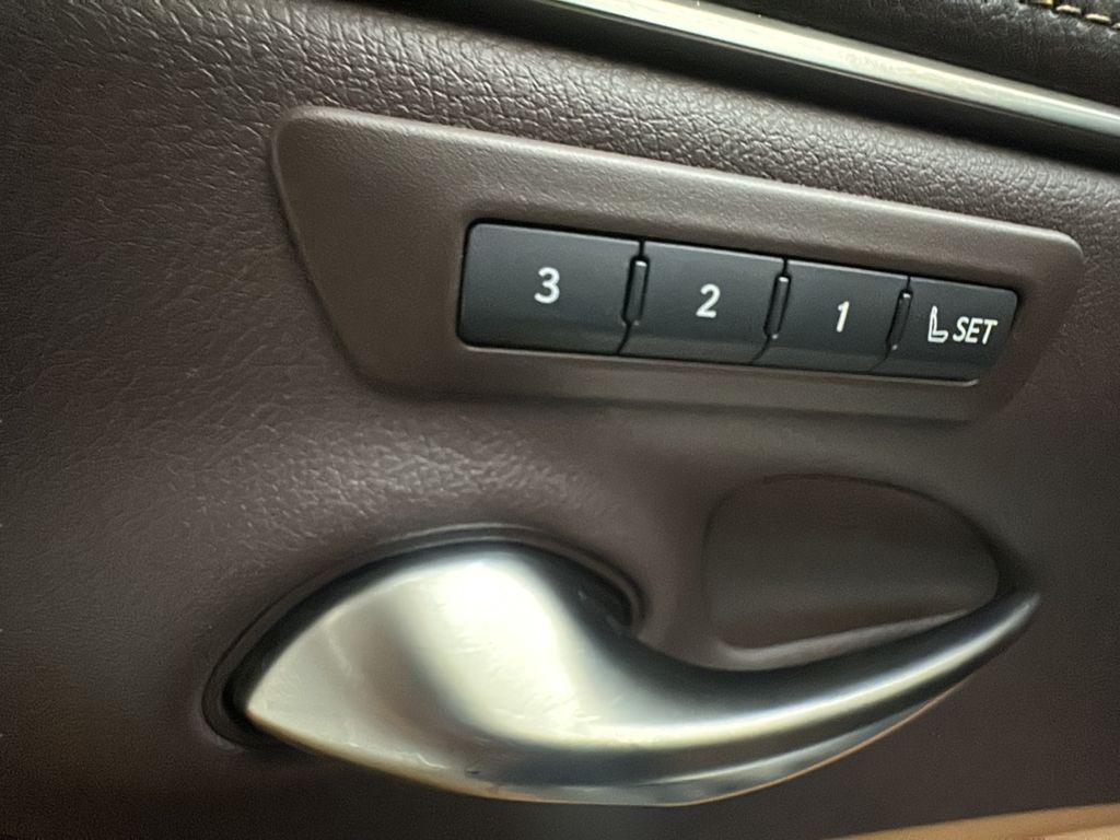 2021 Lexus ES 250 - Photo 13