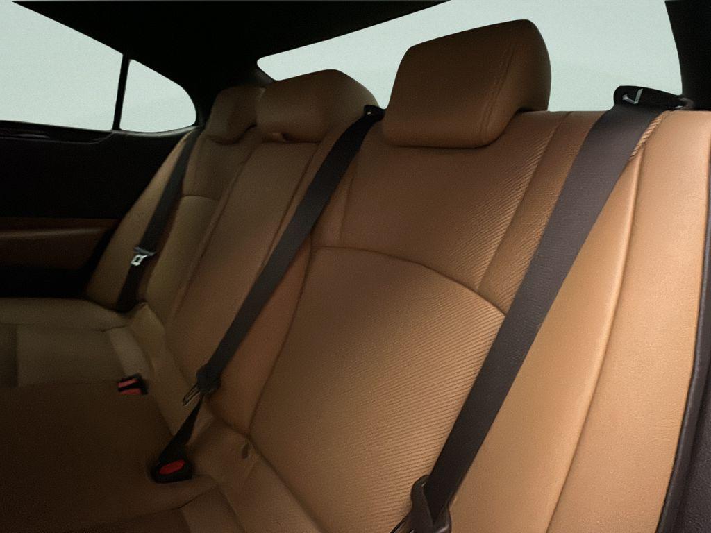 2021 Lexus ES 250 - Photo 15