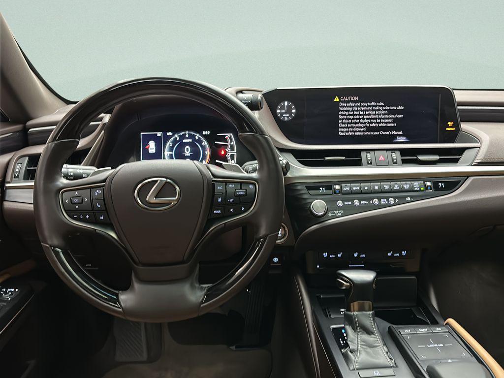 2021 Lexus ES 250 - Photo 24