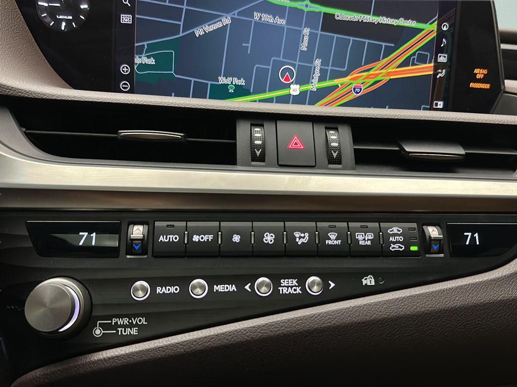 2021 Lexus ES 250 - Photo 30