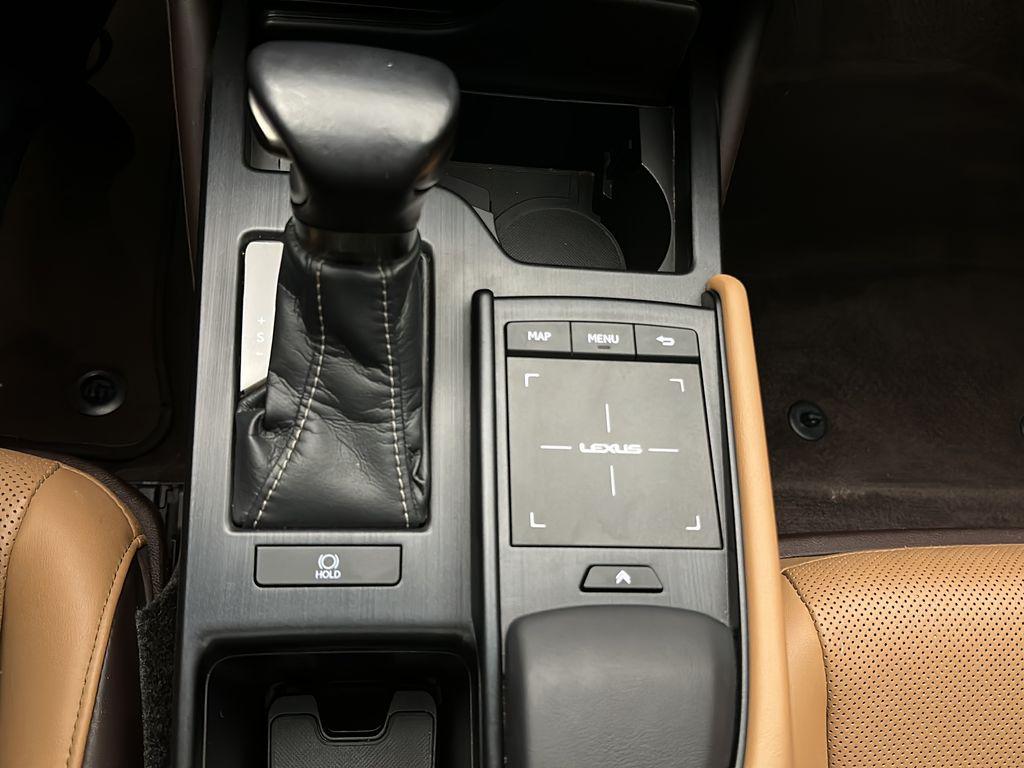 2021 Lexus ES 250 - Photo 32