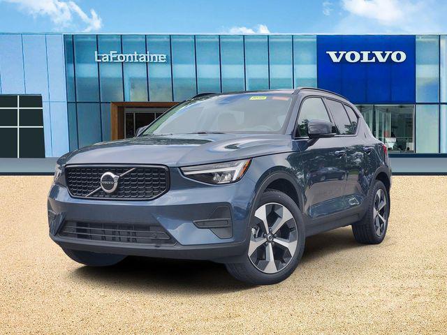 2026 Volvo XC40 Core, B5 AWD Gas (mild hybrid), Dark for sale in Farmington Hills, MI