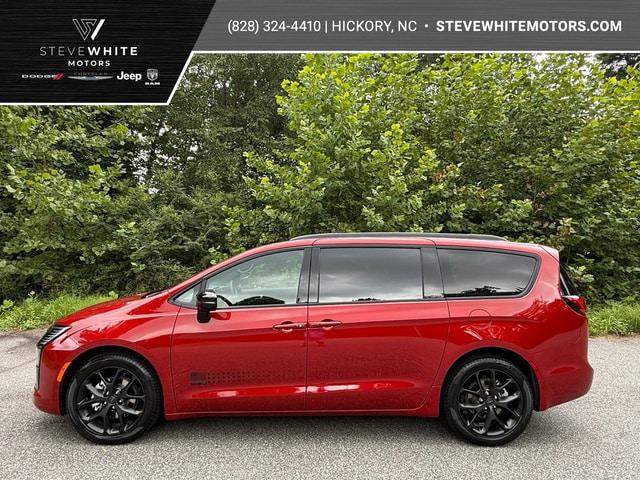 2027 Chrysler Pacifica Select for sale in Hickory, NC
