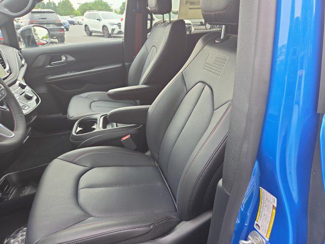 2027 Chrysler Pacifica PACIFICA SELECT AWD 2027 Chrysler Pacifica PACIFICA SELECT AWD
