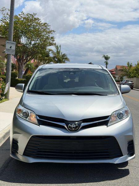 2020 Toyota Sienna LE for sale in Midway City, CA
