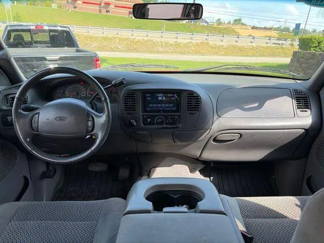 2002 Ford F-150 LARIAT