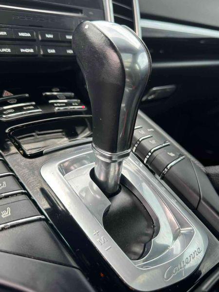 2017 Porsche Cayenne Platinum Edition