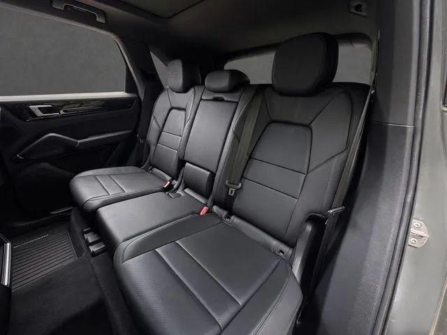 2021 Porsche Cayenne Base