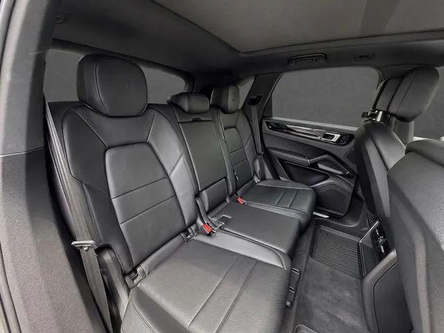 2021 Porsche Cayenne Base