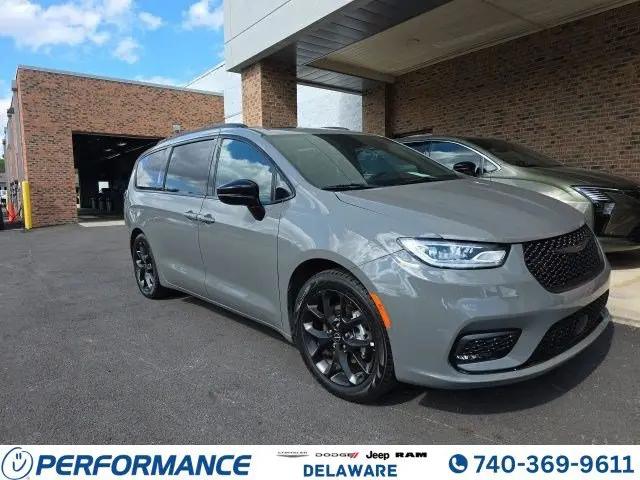 2025 Chrysler Pacifica Limited for sale near Delaware, OH