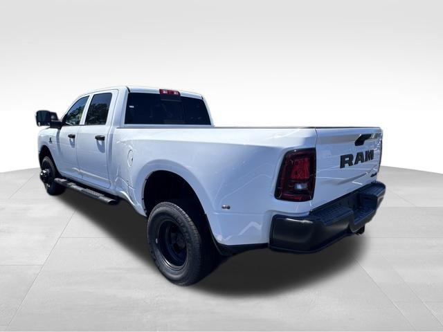 2026 Ram 3500 Tradesman Crew Cab 4x4 8 Box