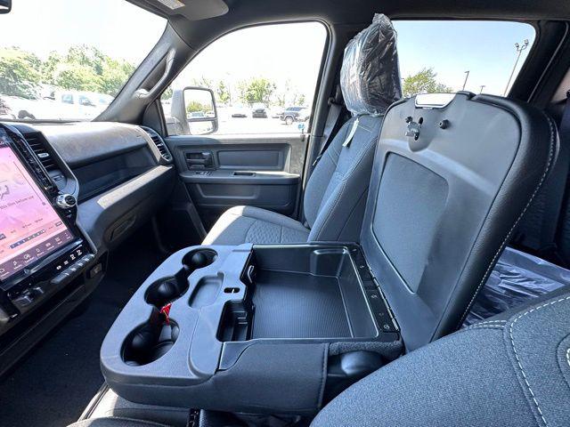 2026 Ram 3500 Tradesman Crew Cab 4x4 8 Box