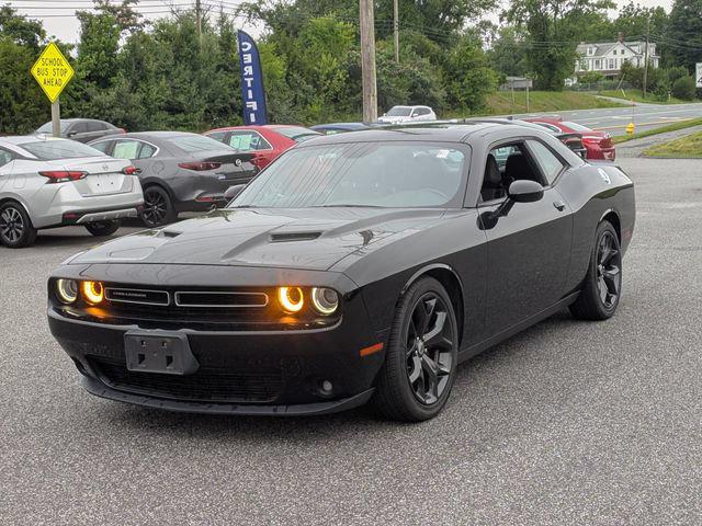 2017 Dodge Challenger SXT Plus