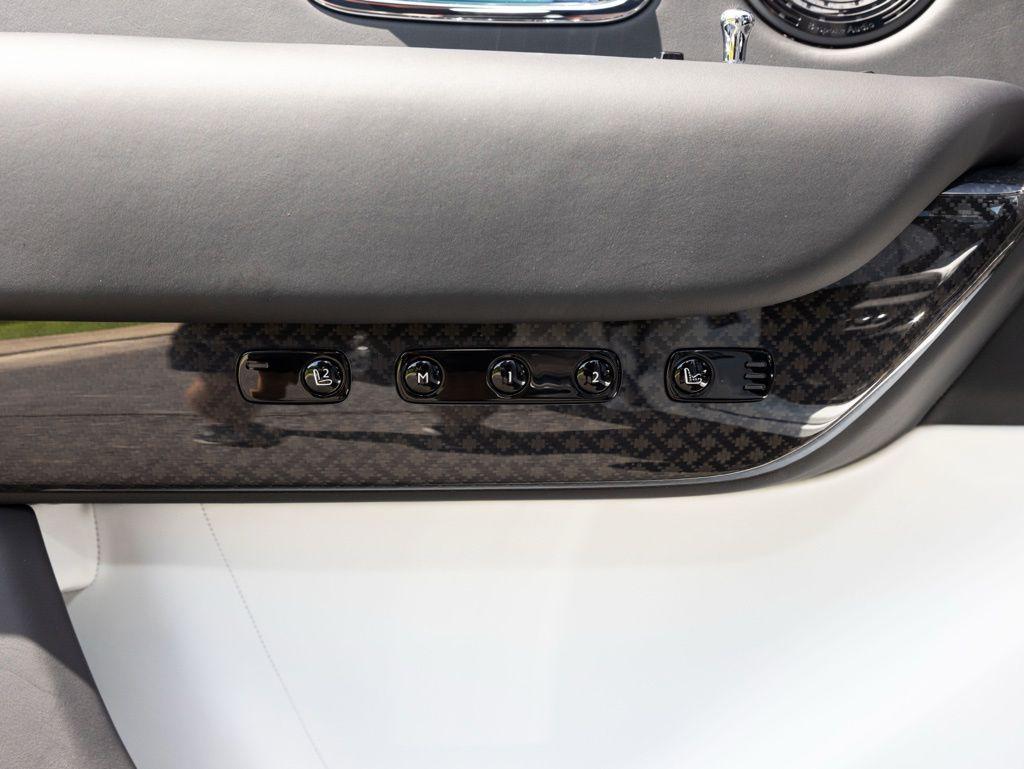 2027 Rolls-Royce Cullinan Black Badge - Photo 24