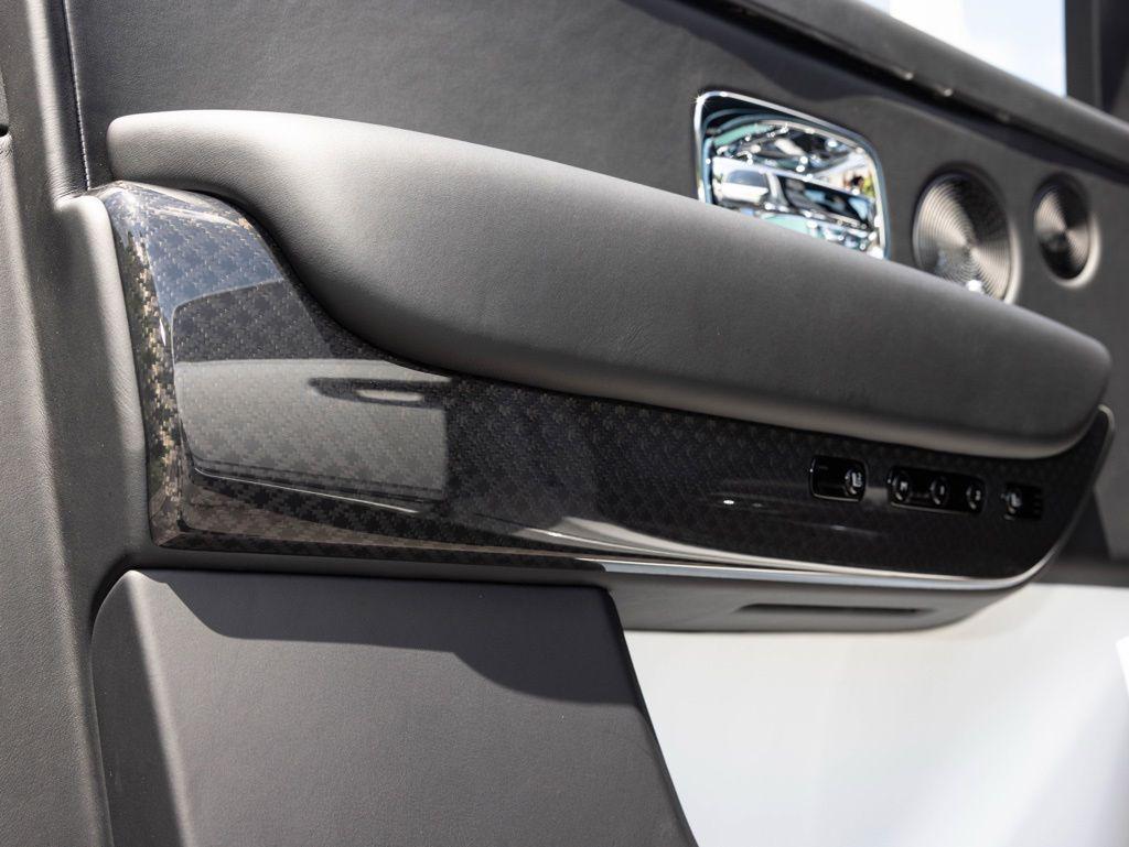2027 Rolls-Royce Cullinan Black Badge - Photo 25