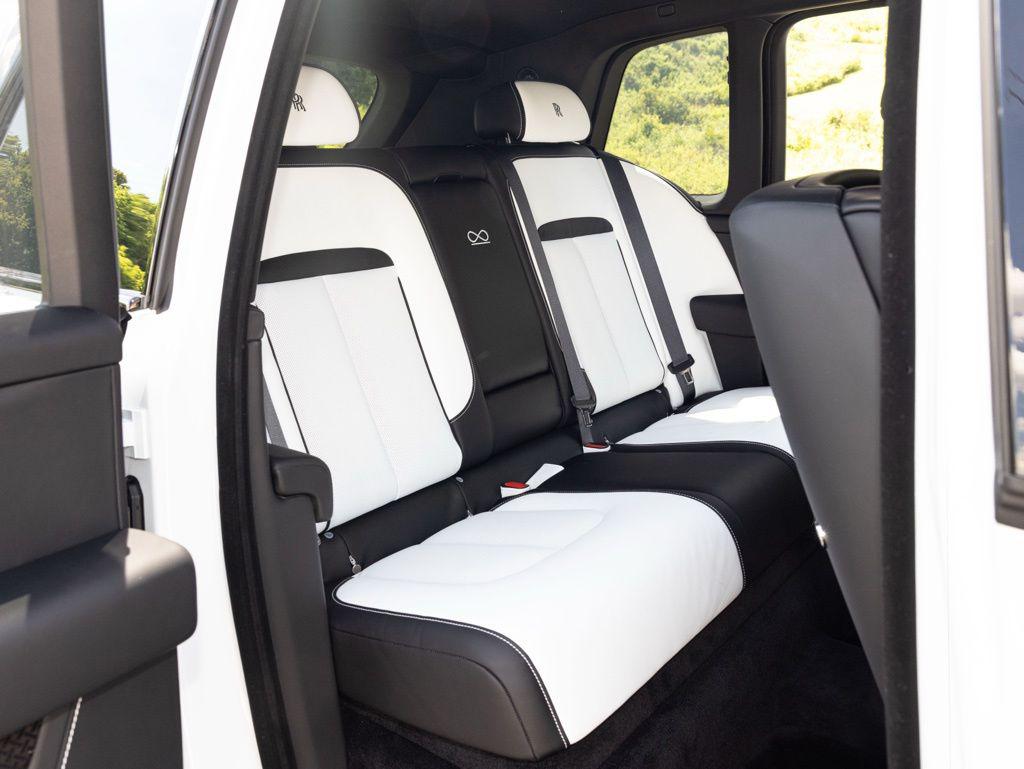 2027 Rolls-Royce Cullinan Black Badge - Photo 74
