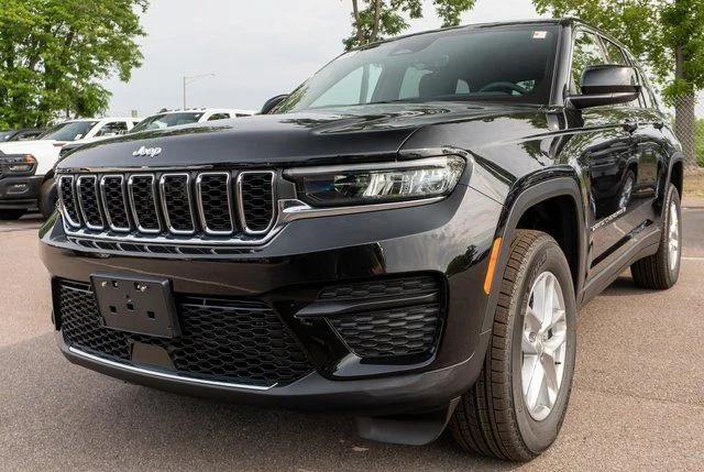 2026 Jeep Grand Cherokee GRAND CHEROKEE LAREDO X 4X4