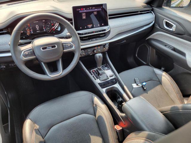 2023 Jeep Compass Latitude Lux FWD