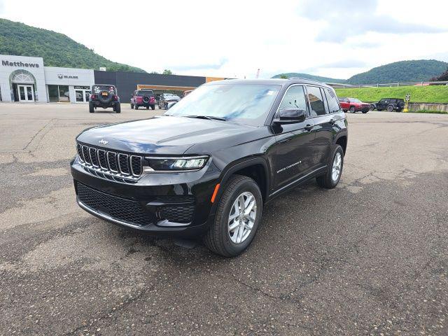 2026 Jeep Grand Cherokee GRAND CHEROKEE LAREDO 4X4 2026 Jeep Grand Cherokee GRAND CHEROKEE LAREDO 4X4