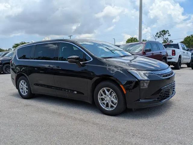 2027 Chrysler Pacifica Select for sale in Fort Myers, FL