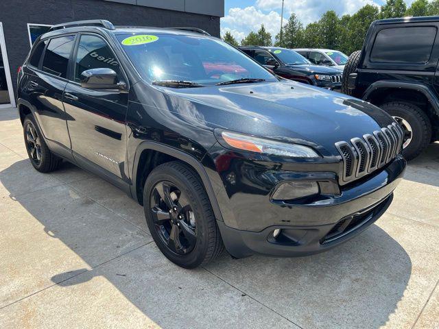 2016 Jeep Cherokee Altitude for sale in White Lake, MI