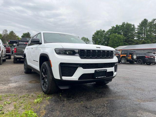 2026 Jeep Grand Cherokee L GRAND CHEROKEE L LAREDO ALTITUDE 4X4 2026 Jeep Grand Cherokee L GRAND CHEROKEE L LAREDO ALTITUDE 4X4
