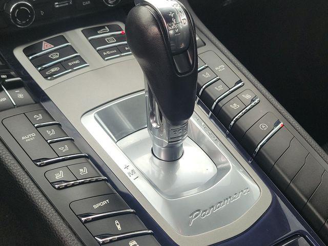 2015 Porsche Panamera 4