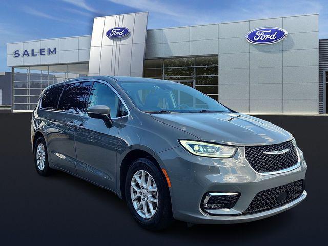 2023 Chrysler Pacifica Touring L for sale in Salem, NH