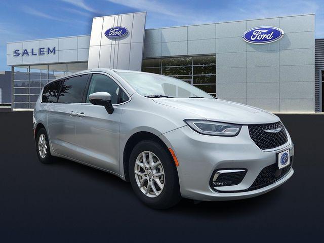 2023 Chrysler Pacifica Touring L for sale in Salem, NH